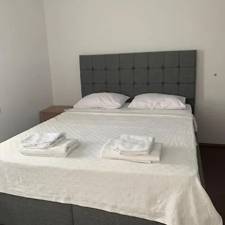 Dalos Gocek Vilă *
